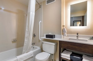 Combined shower/bathtub, eco-friendly toiletries, hair dryer, towels