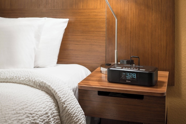 Suite estudio, 1 cama de matrimonio grande con sofá cama | Escritorio, cortinas opacas, tabla de planchar con plancha