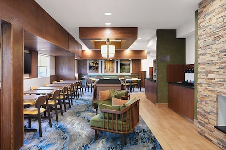 ์ ๋ฝ์ ๋ฌด๋ฃ ์์นจ ์์ฌ ํฌํจ