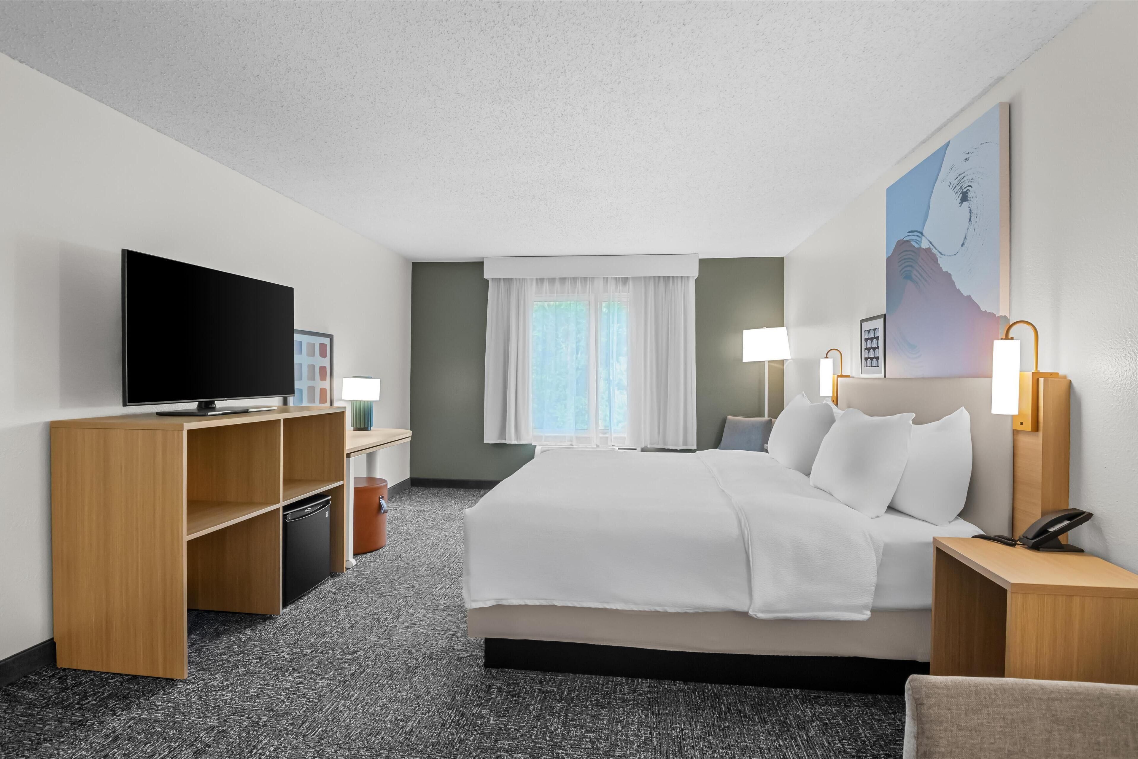 room, 1 king bed with sofa bed | iron/ironing board, free rollaway beds, free wifi, bed sheets