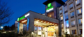 Holiday Inn Express & Suites Langley by IHG