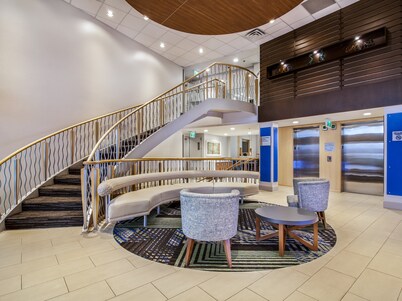 Holiday Inn Express & Suites Langley by IHG