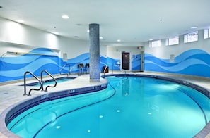 Piscine intérieure