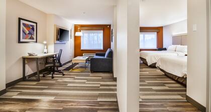 Holiday Inn Express & Suites Langley by IHG