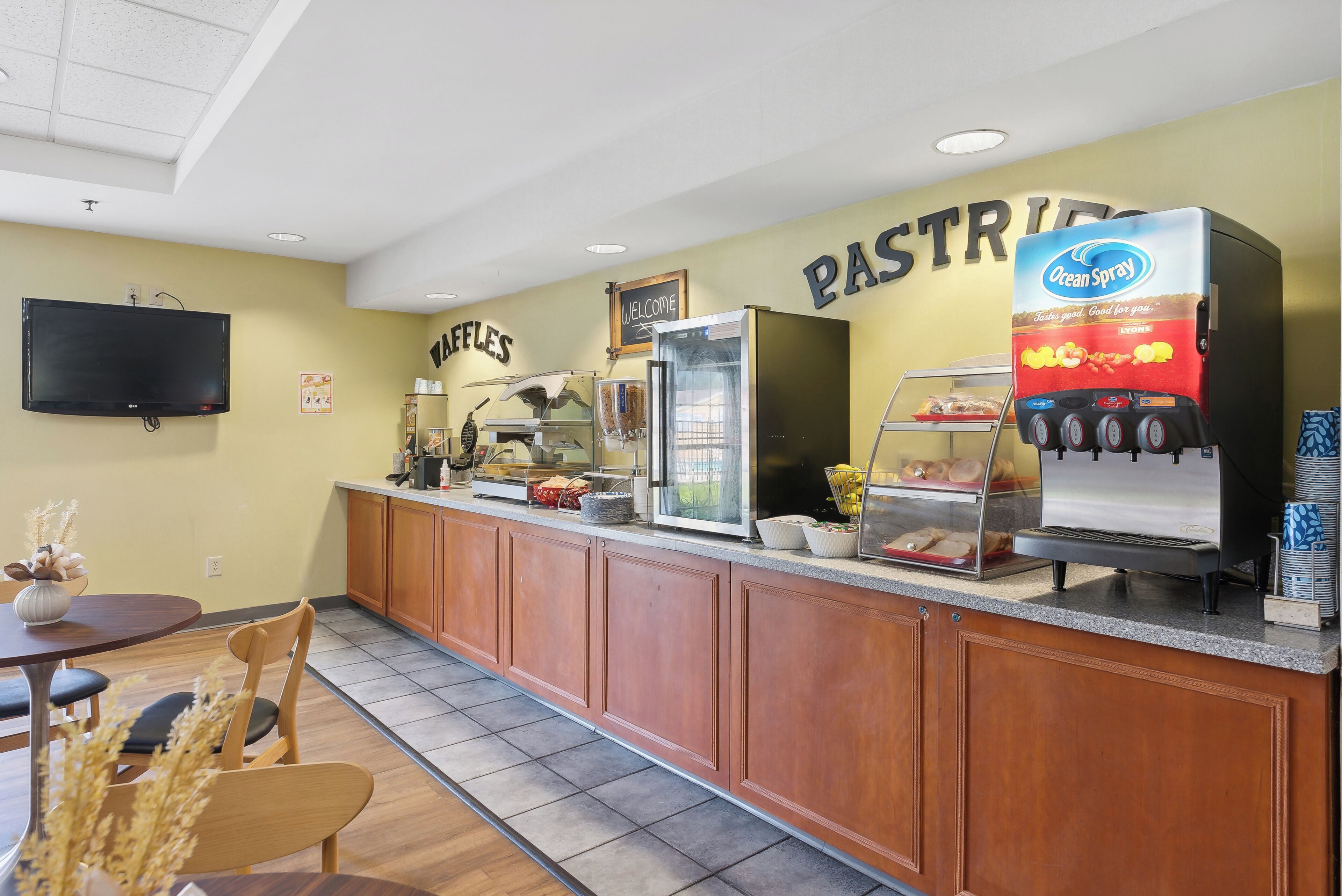 Free daily buffet breakfast 