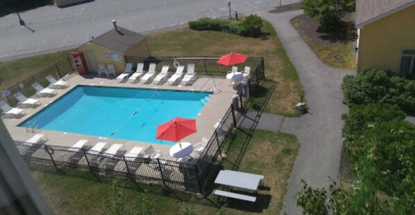 Terrace/patio - Ramada by Wyndham Saco/Old Orchard Beach Area (Saco)
