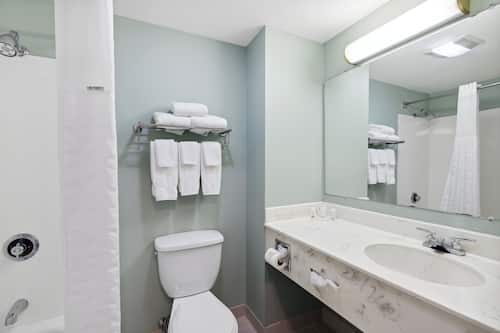 Bathtub, free toiletries, hair dryer, towels