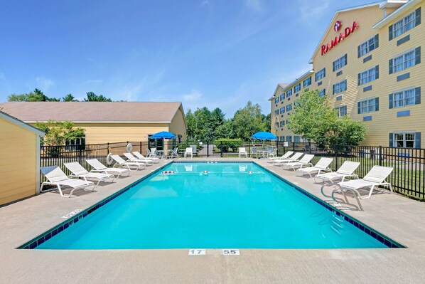 Seasonal outdoor pool