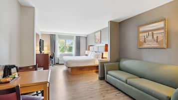 Quarto empresarial, 1 cama King, para não fumantes | Individualmente mobiliados, escrivaninha, ferros/tábuas de passar roupa