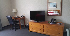 Room, 2 Queen Beds, Non Smoking | Room amenity - Ramada by Wyndham Saco/Old Orchard Beach Area (Saco)