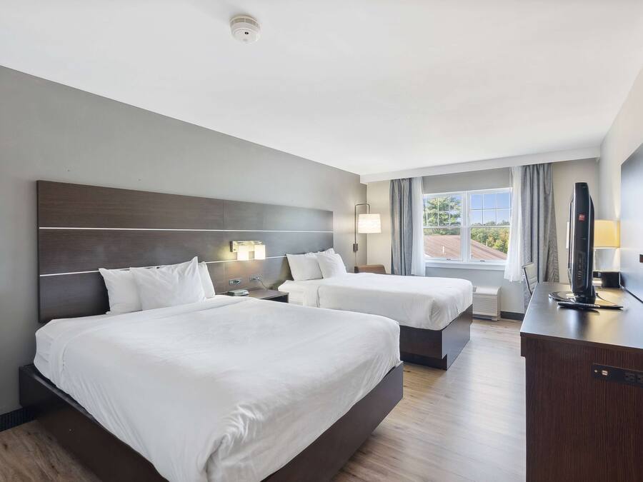 Individually furnished, desk, iron/ironing board, free cots/infant beds