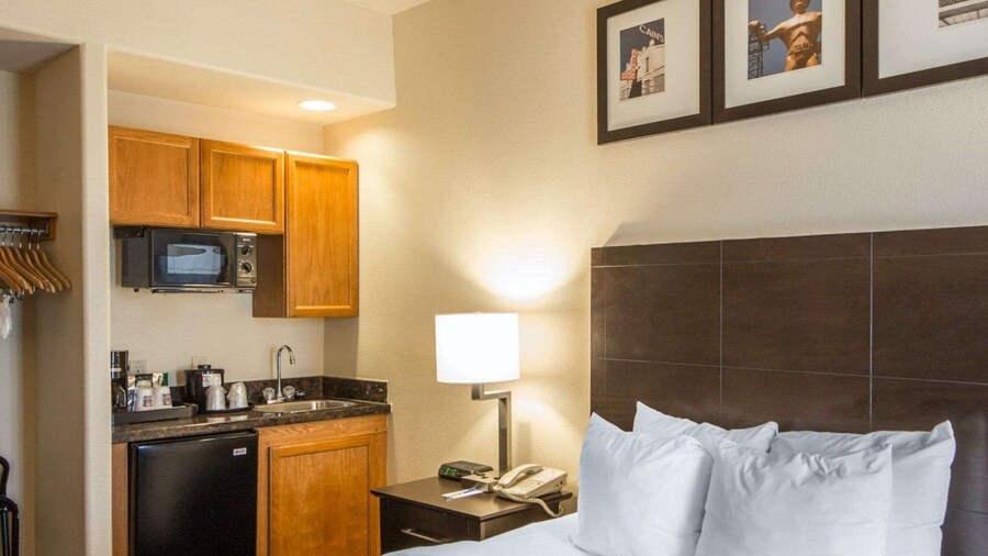 Quality Inn Tulsa - Downtown West