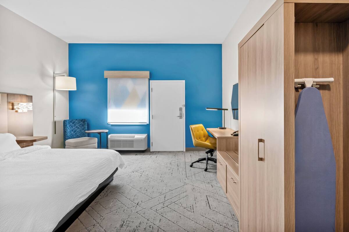 In-room safe, desk, iron/ironing board, free cots/infant beds