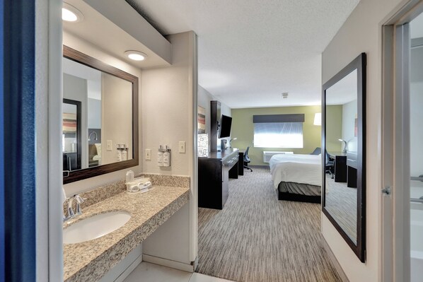 1 bedroom, in-room safe, desk, iron/ironing board