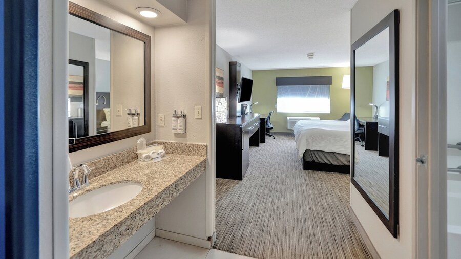 Holiday Inn Express Hotel & Suites Beatrice by IHG