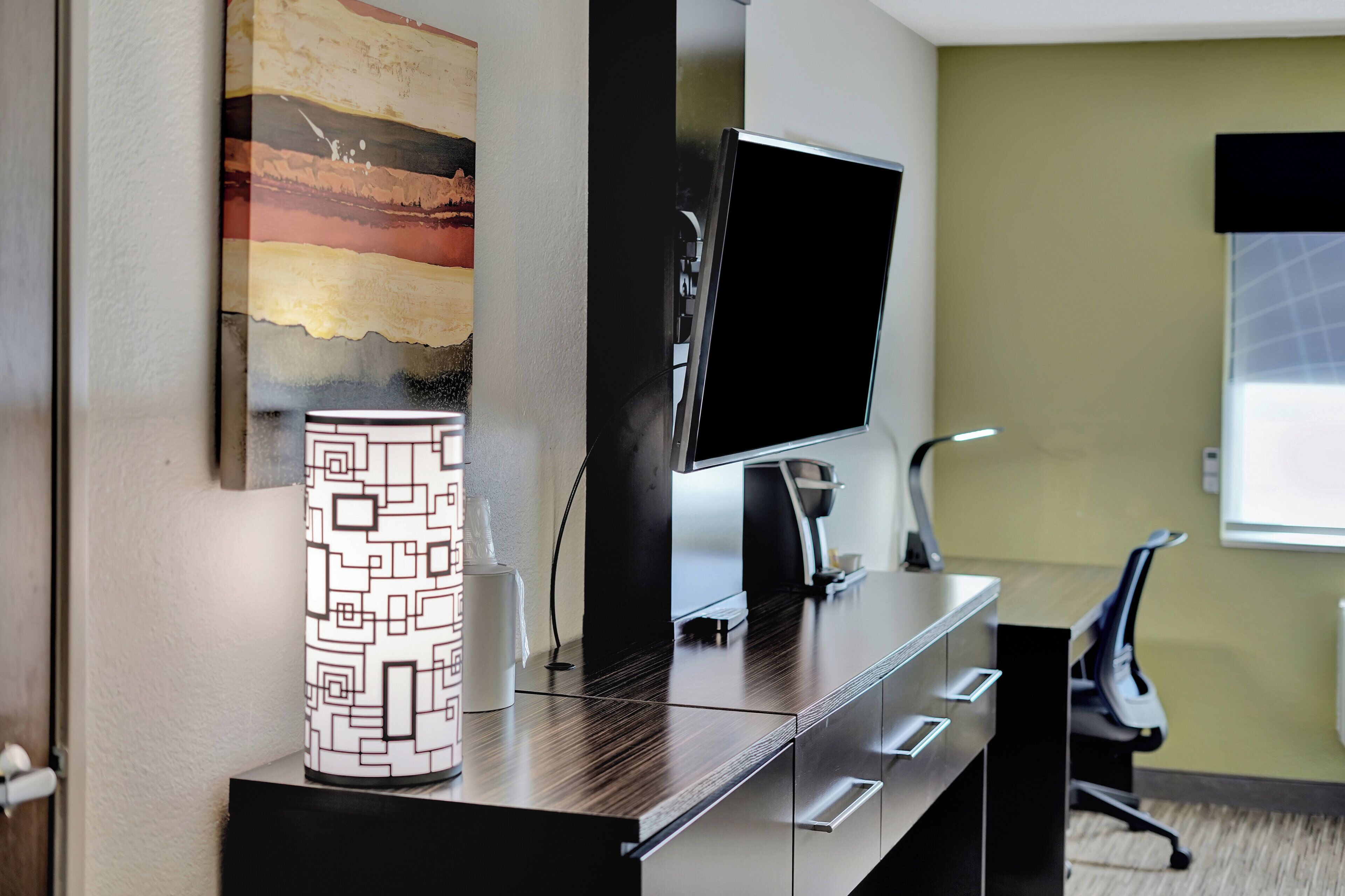 1 bedroom, in-room safe, desk, iron/ironing board