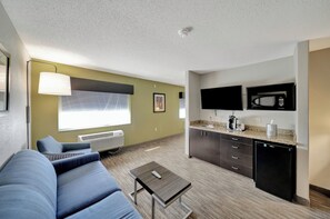 Suite, 1 King Bed, Jetted Tub | Room amenity - Holiday Inn Express Hotel & Suites Beatrice by IHG (Beatrice)