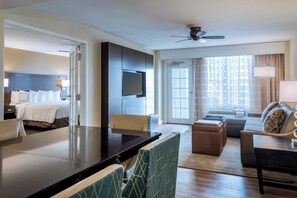 Suite, 1 Schlafzimmer | Wohnbereich | Flachbildfernseher, Pay-TV