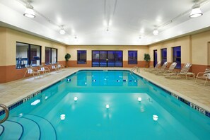 Una piscina cubierta