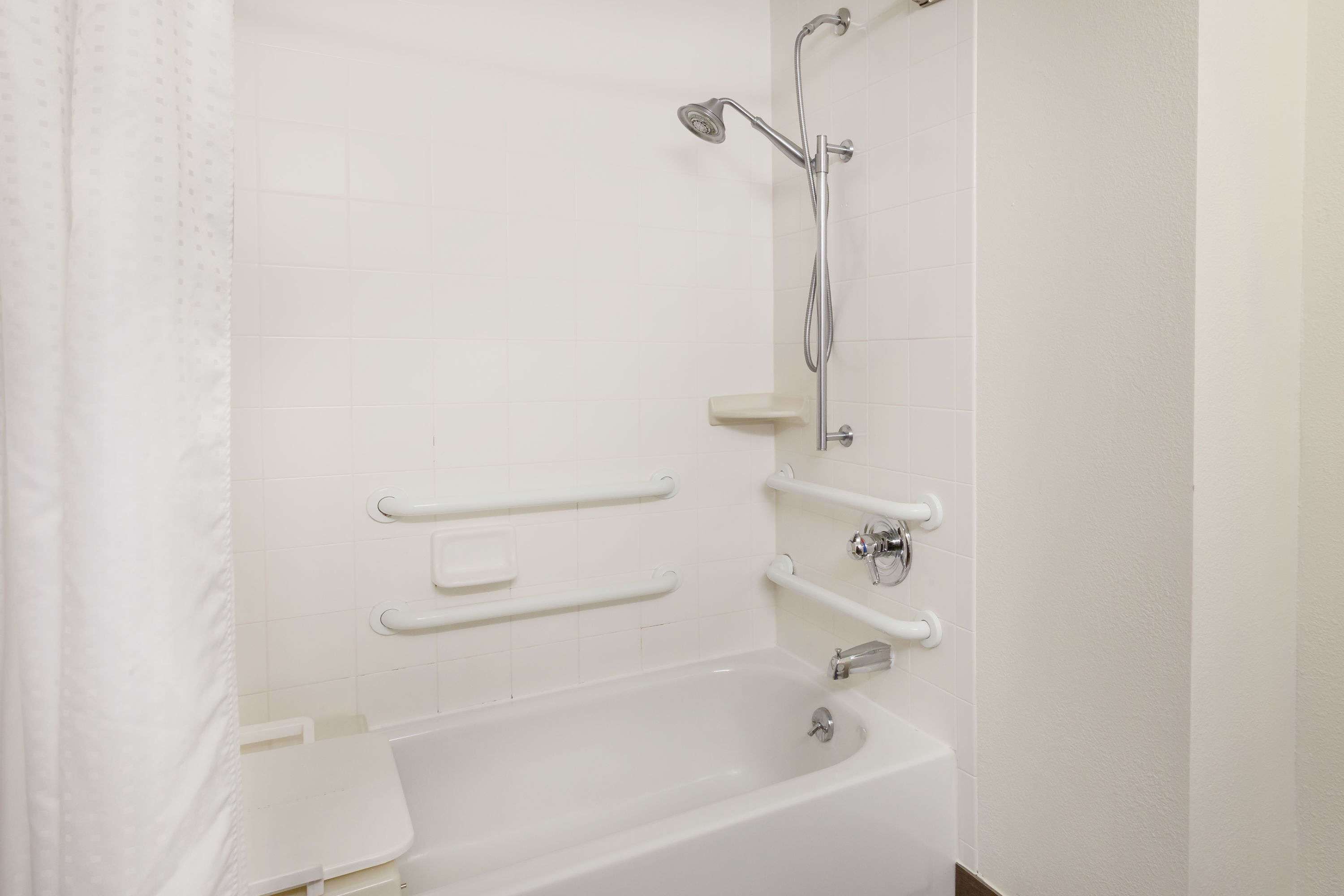 combined shower/bathtub, free toiletries, hair dryer, towels
