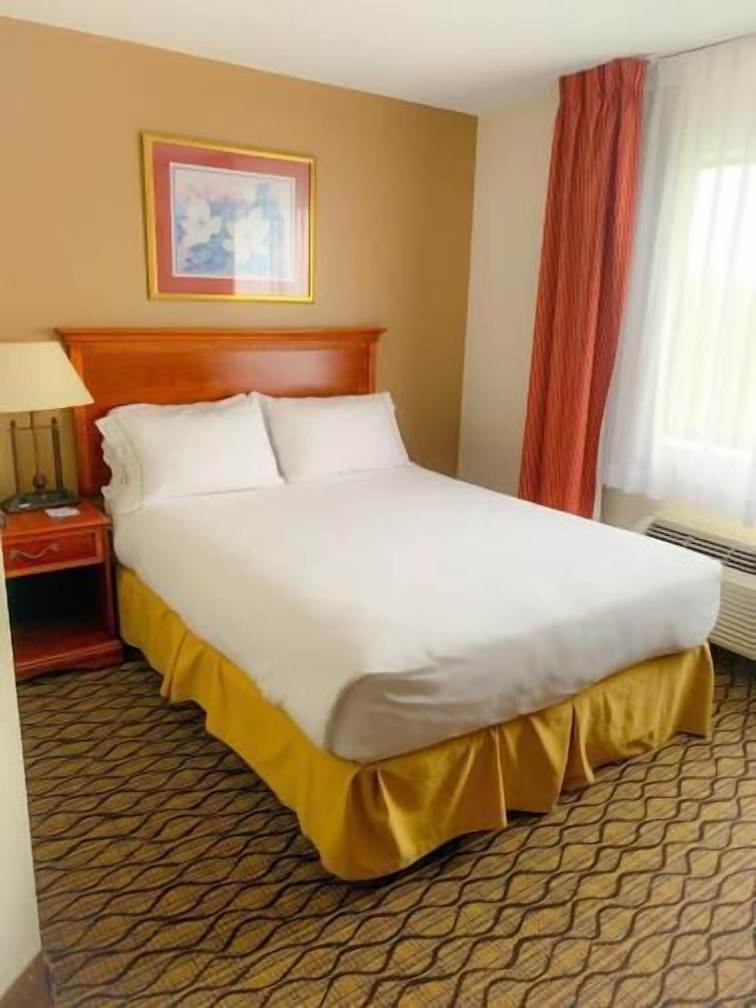 Desk, iron/ironing board, free cribs/infant beds, rollaway beds