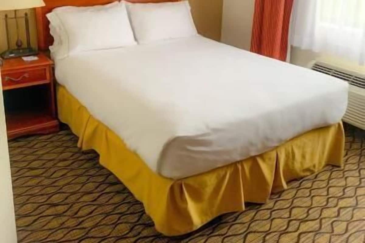 Desk, iron/ironing board, free cribs/infant beds, rollaway beds