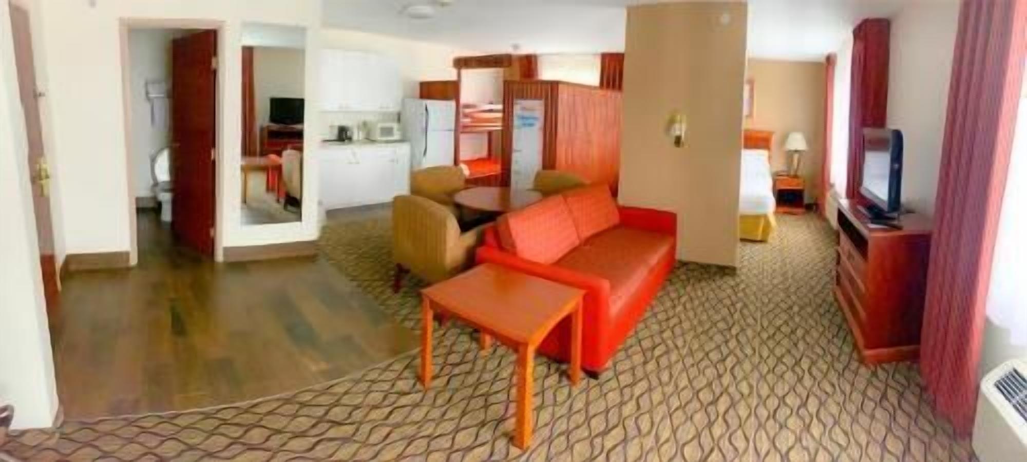 Living area | Flat-screen TV