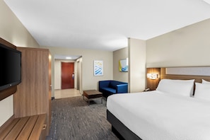 Desk, laptop workspace, iron/ironing board, free WiFi - Holiday Inn Express Suites Charleston by IHG (Charleston)