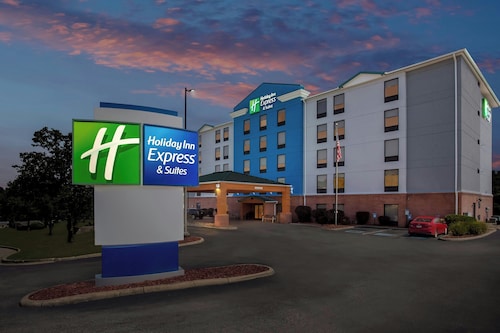 Holiday Inn Express Suites Charleston by IHG
