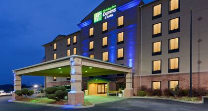 Holiday Inn Express Suites Charleston, an IHG Hotel