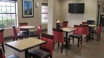 Desayuno buffet incluido todos los días