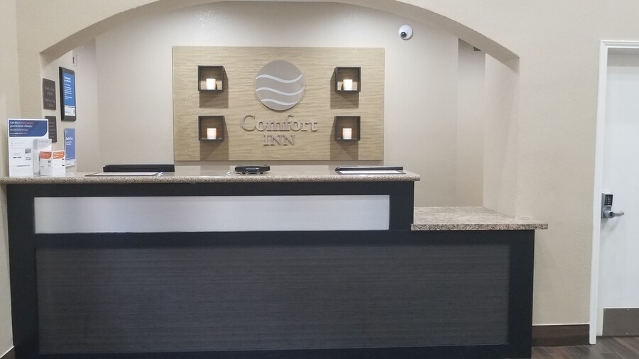 Comfort Inn & Suites Fultondale Gardendale I-65