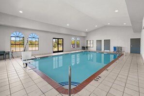 Indoor pool - Spark by Hilton North Little Rock (North Little Rock)
