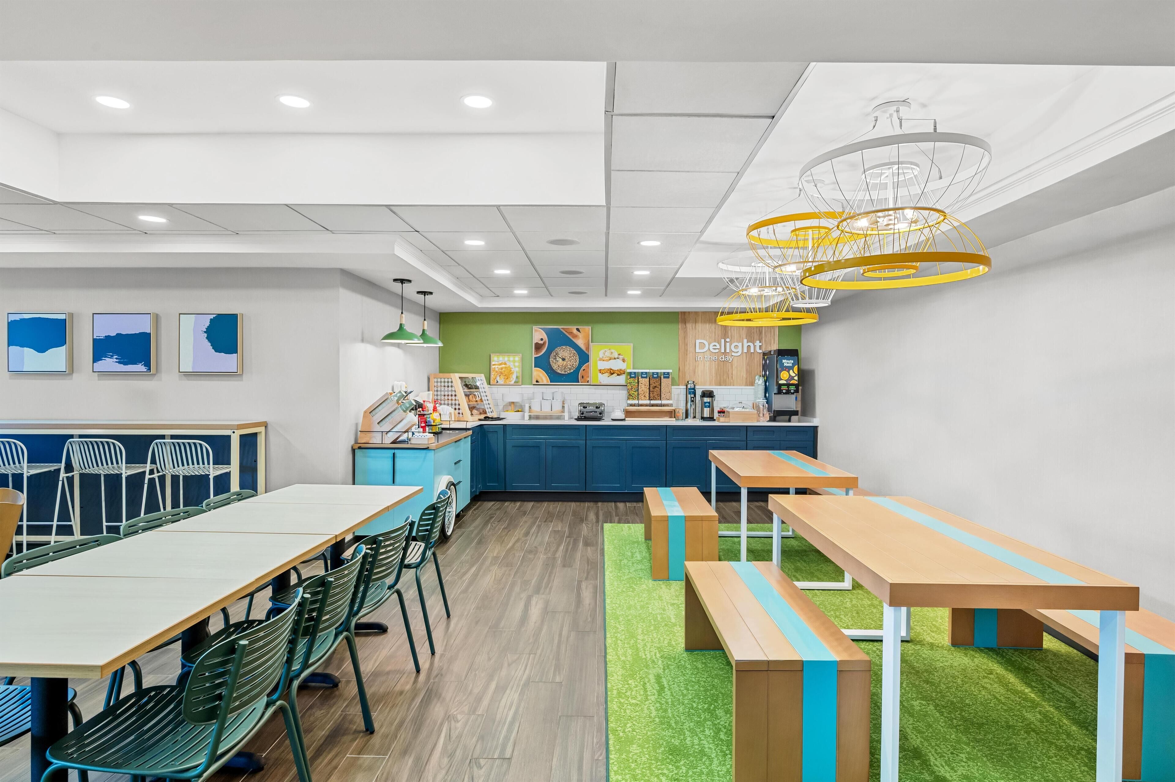 Free daily continental breakfast