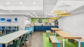 Free daily continental breakfast