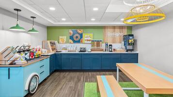 Free daily continental breakfast