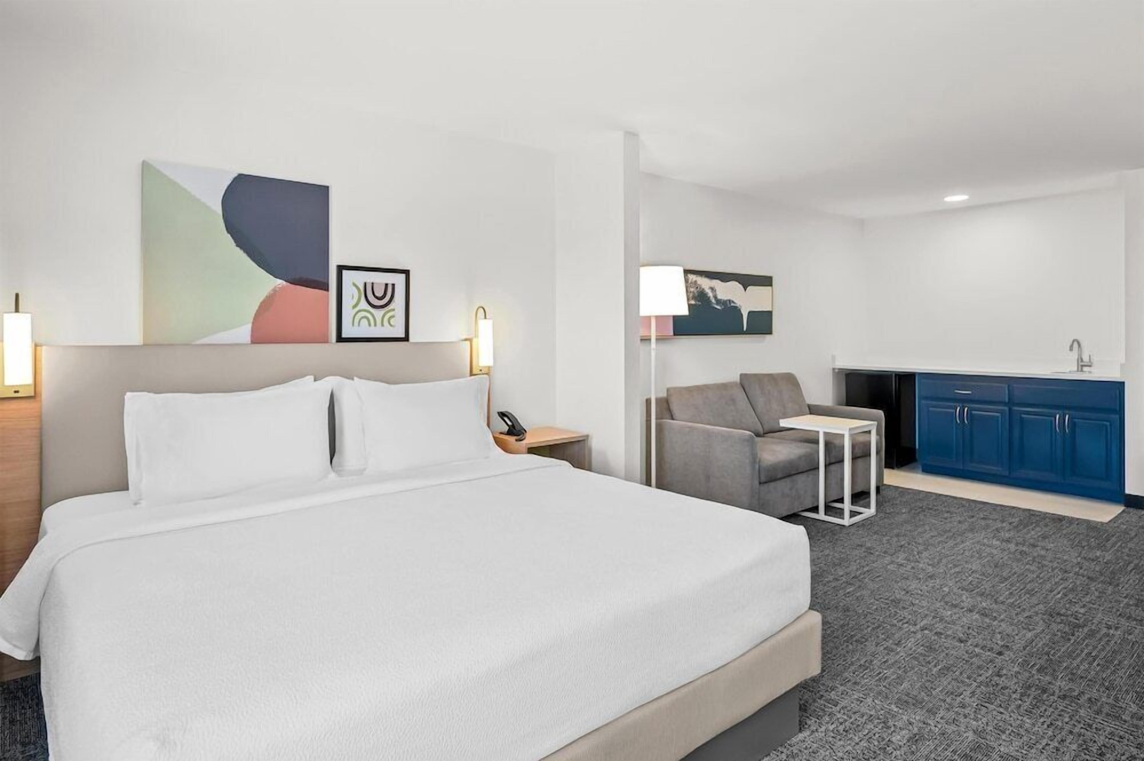 In-room safe, desk, blackout drapes, iron/ironing board