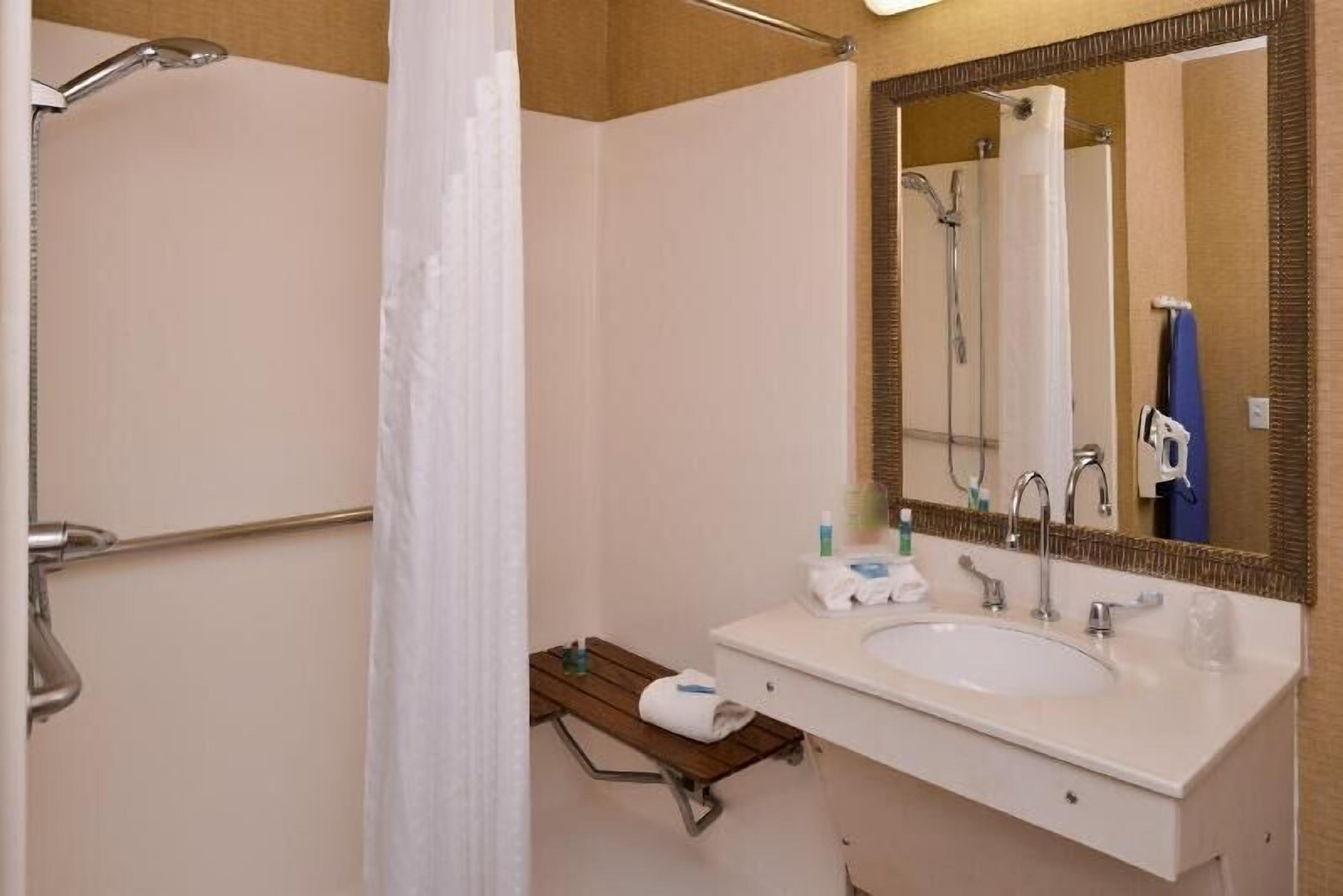 Bathroom | Hair dryer, towels