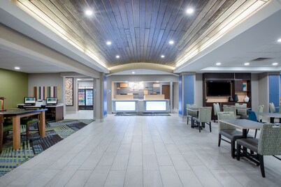 Holiday Inn Express Hotel & Suites Columbus by IHG