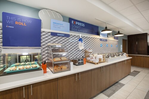 Holiday Inn Express Hotel & Suites Columbus by IHG