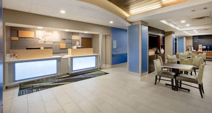 Holiday Inn Express Hotel & Suites Columbus by IHG