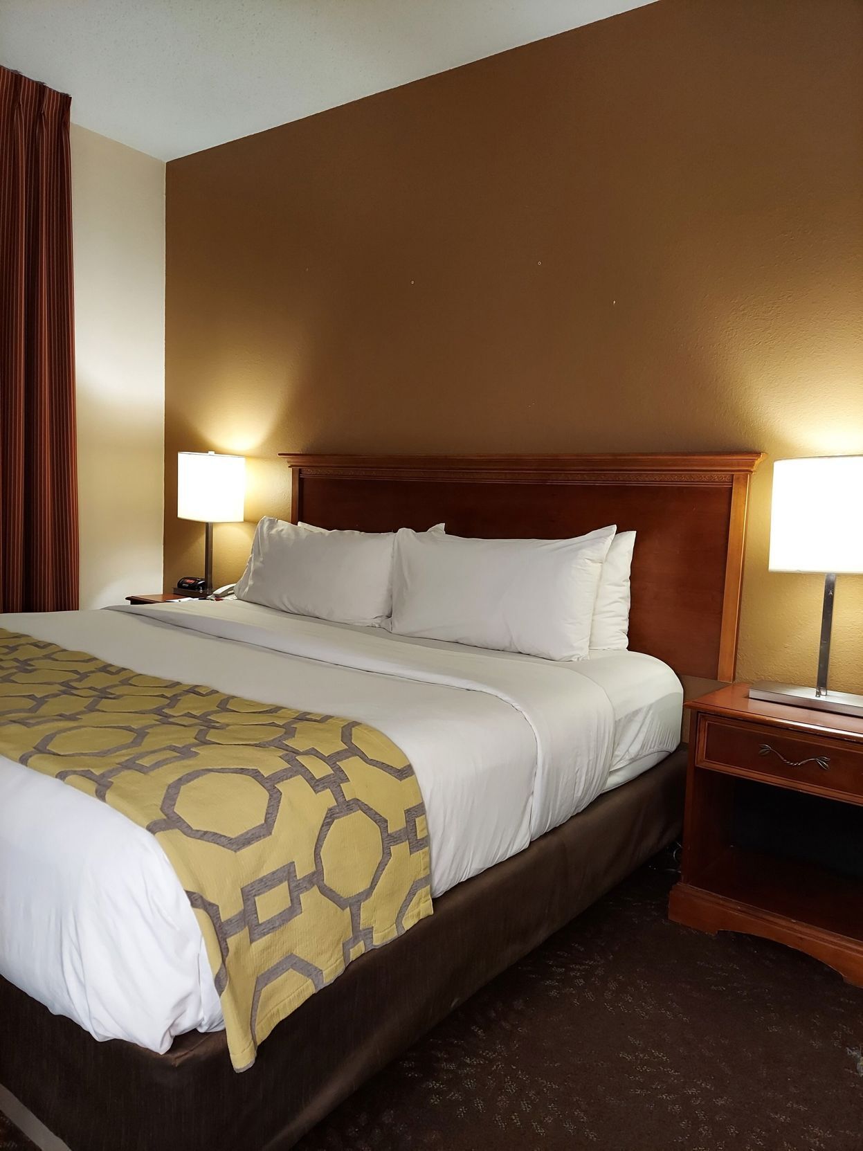 Desk, iron/ironing board, free cots/infant beds, free WiFi