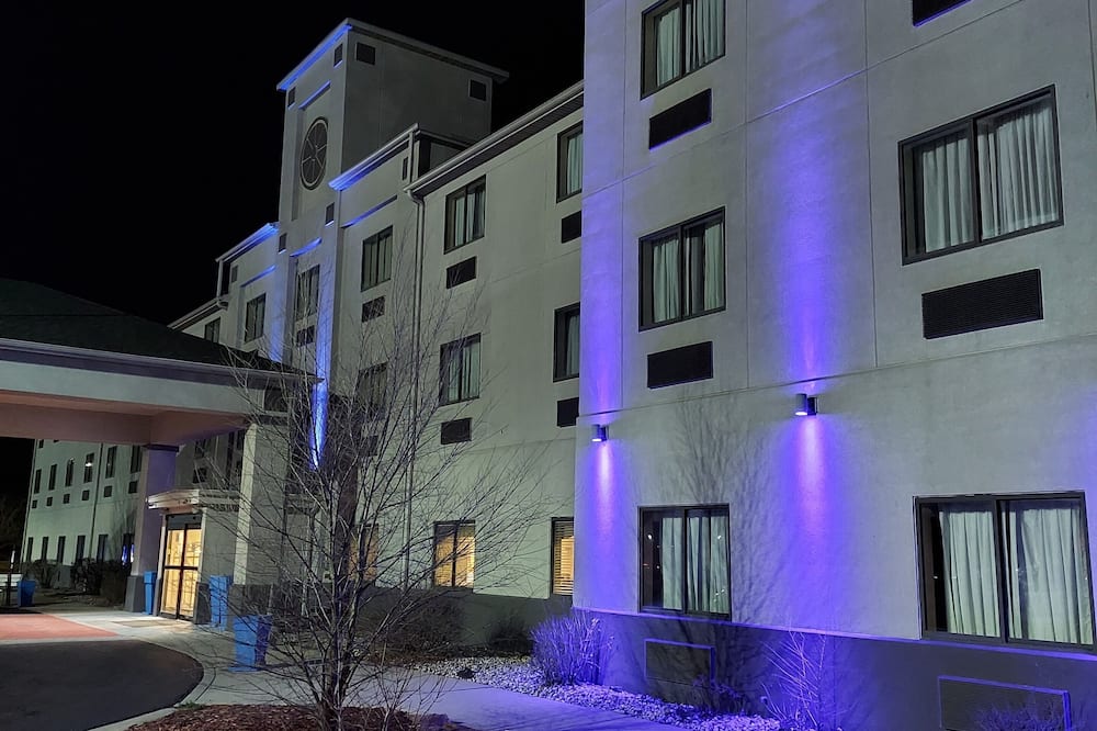 Baymont by Wyndham Portage Indiana Dunes
