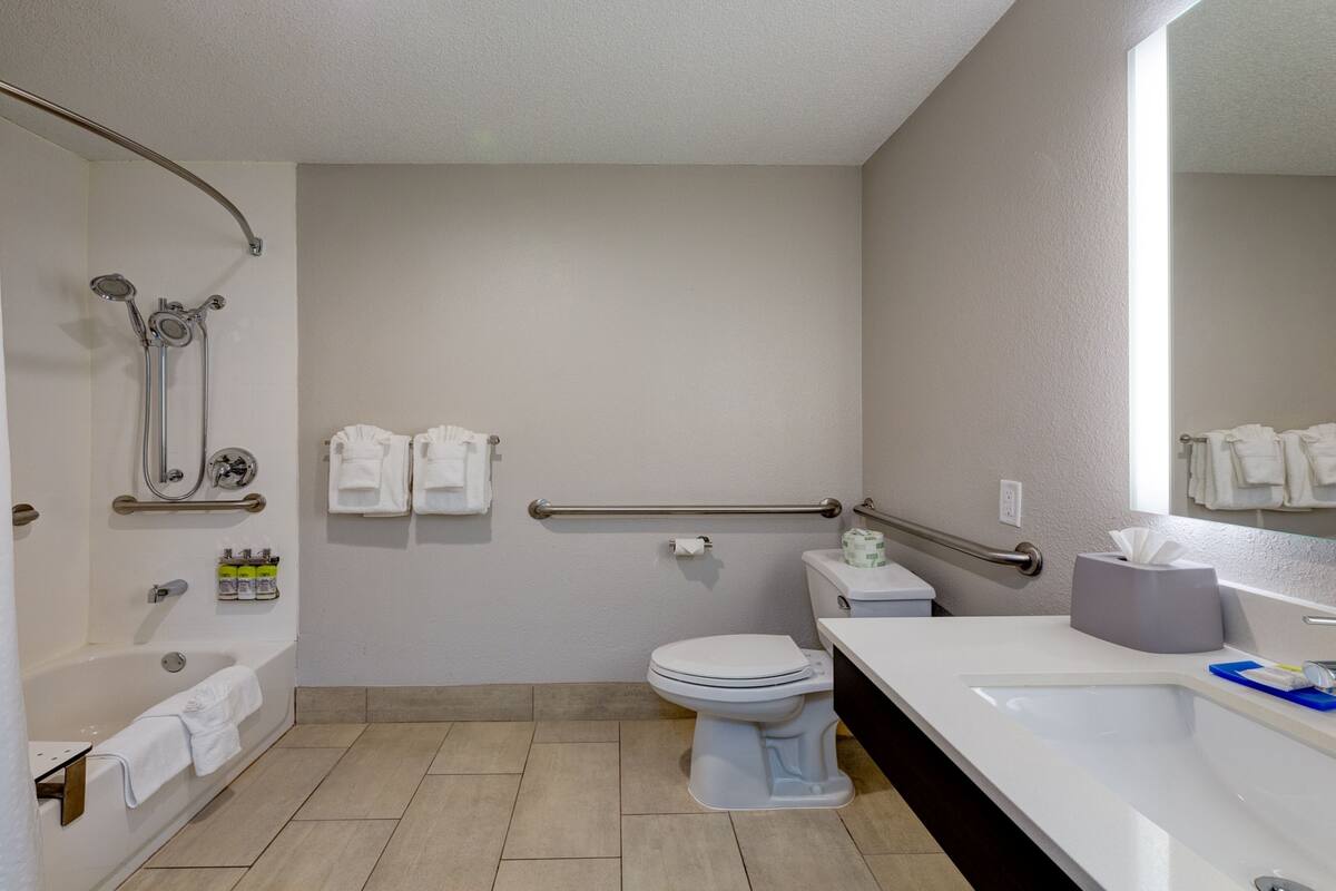 room, 2 double beds, accessible (communications accessible) | 1 bedroom, hypo-allergenic bedding, in-room safe, desk