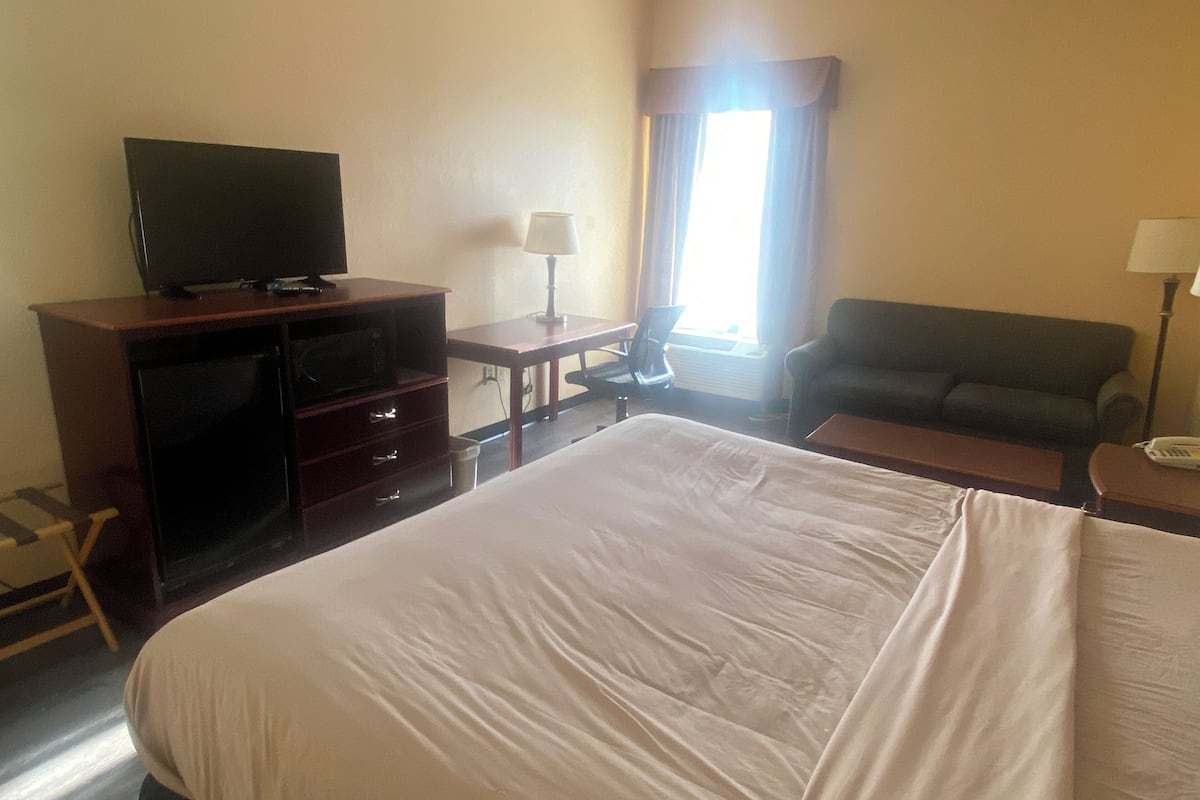Standard Room, 1 King Bed, Non Smoking