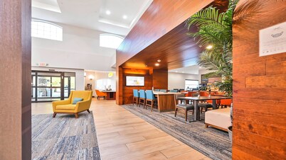 Holiday Inn Express Palestine by IHG