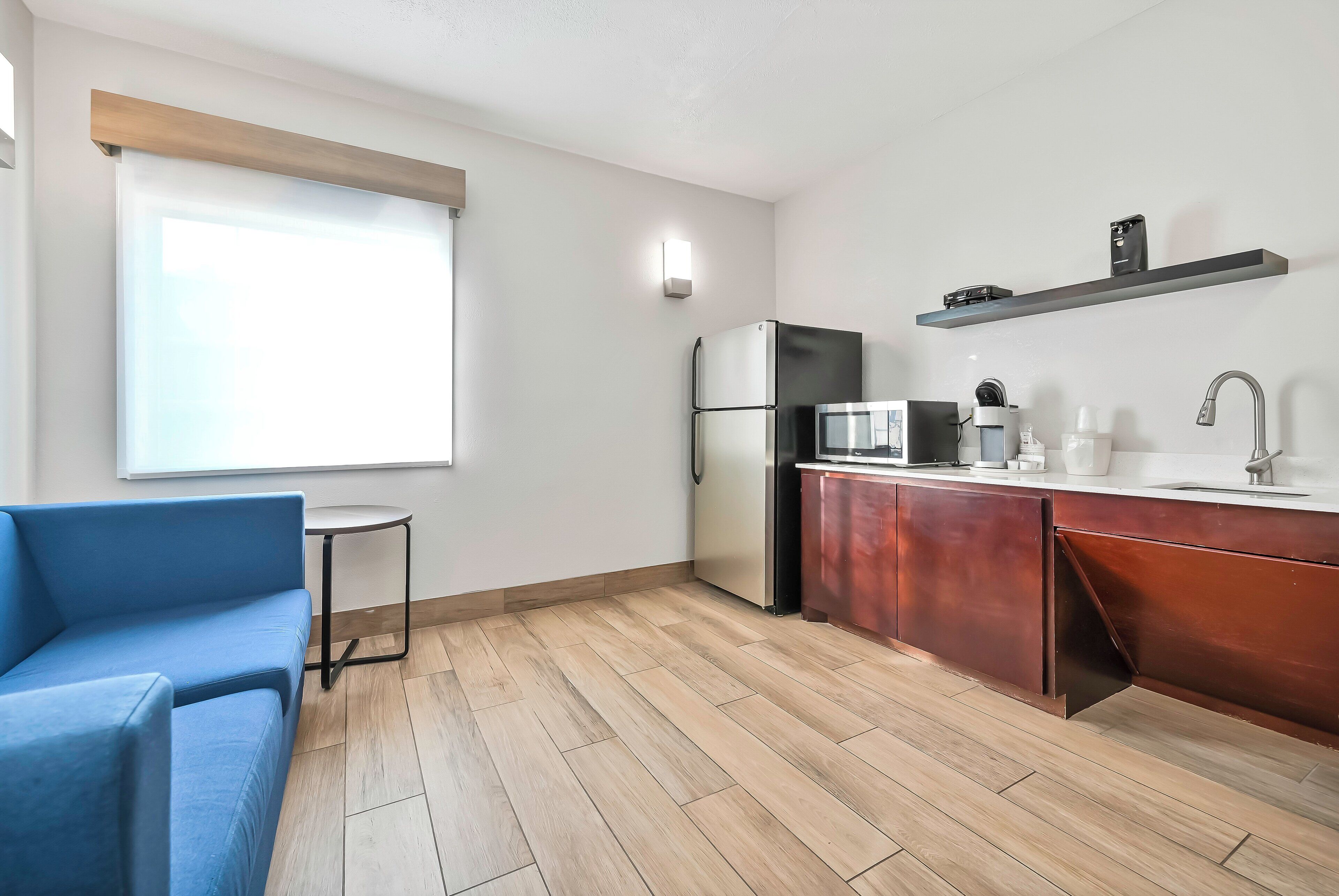 1 bedroom, in-room safe, desk, iron/ironing board