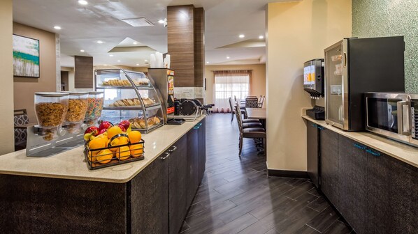 Free daily full breakfast 