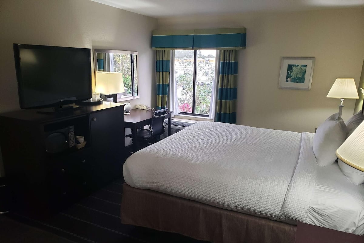 Pillowtop beds, desk, laptop workspace, iron/ironing board