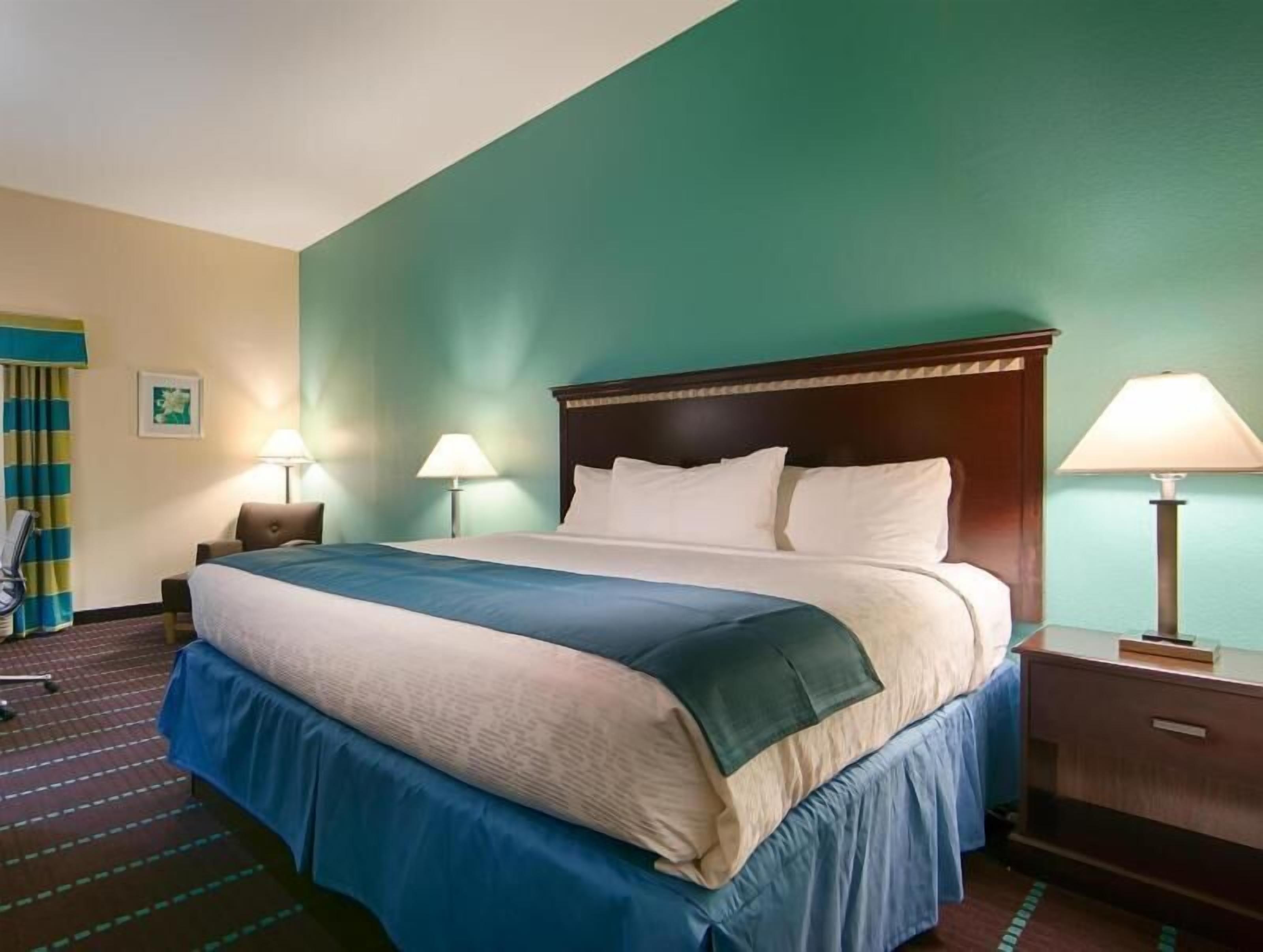 Pillowtop beds, desk, laptop workspace, iron/ironing board